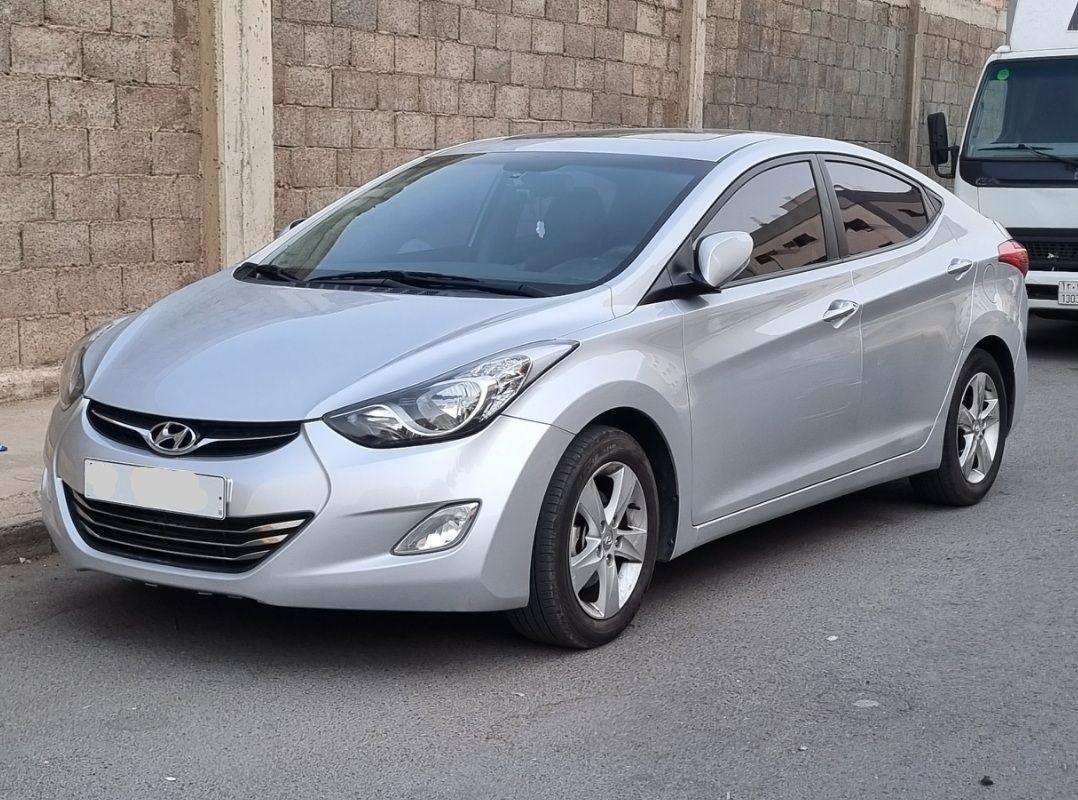 Location Hyundai Elantra pas ch&egrave;re &agrave; M&eacute;dine